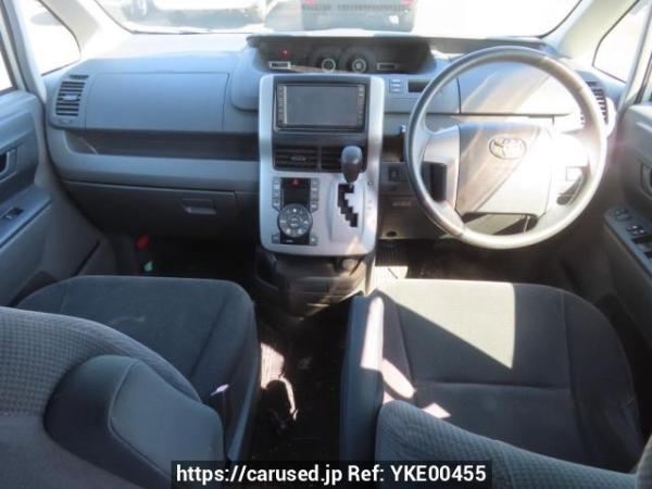 Used 2008 AT toyota voxy ZRR70G Image[23]