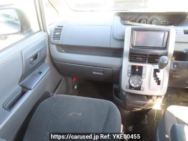 Used 2008 AT toyota voxy ZRR70G Image[24]