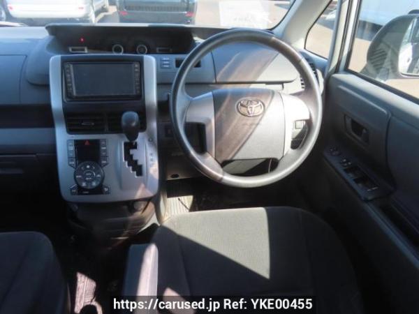 Used 2008 AT toyota voxy ZRR70G Image[25]