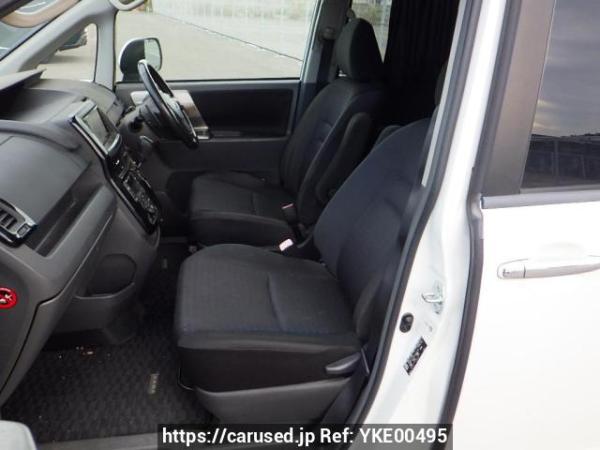 Used 2010 AT toyota voxy ZRR70W Image[17]