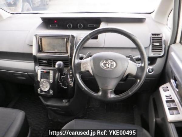 Used 2010 AT toyota voxy ZRR70W Image[23]