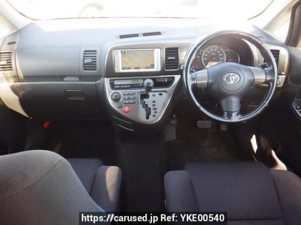 Used 2004 AT toyota wish ZNE10G Image[16]