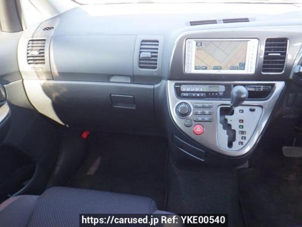 Used 2004 AT toyota wish ZNE10G Image[17]