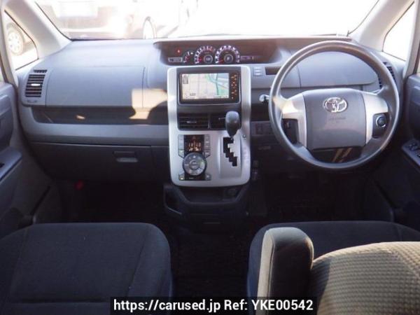 Used 2007 AT toyota noah ZRR70G Image[16]