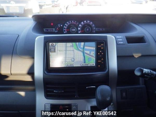 Used 2007 AT toyota noah ZRR70G Image[18]