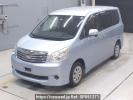 Toyota Noah ZRR70G