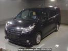 Toyota Noah ZWR80G