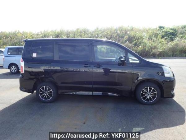 Used 2007 AT toyota noah ZRR75W Image[7]