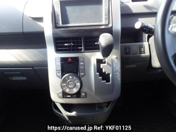 Used 2007 AT toyota noah ZRR75W Image[17]