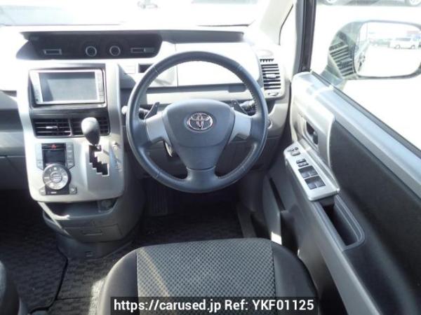 Used 2007 AT toyota noah ZRR75W Image[18]