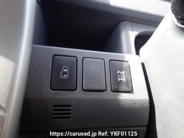 Used 2007 AT toyota noah ZRR75W Image[26]