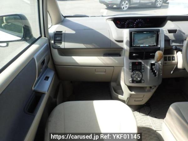 Used 2009 AT toyota noah ZRR75W Image[16]
