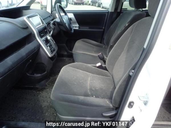 Used 2012 AT toyota noah ZRR70G Image[12]