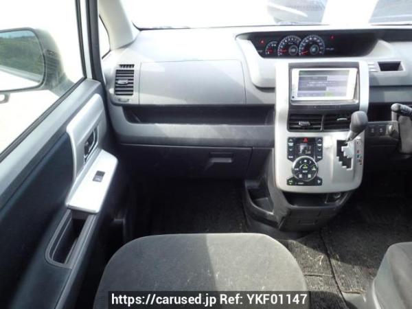 Used 2012 AT toyota noah ZRR70G Image[16]