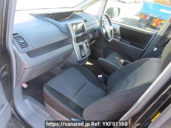Used 2007 AT toyota noah ZRR70W Image[14]