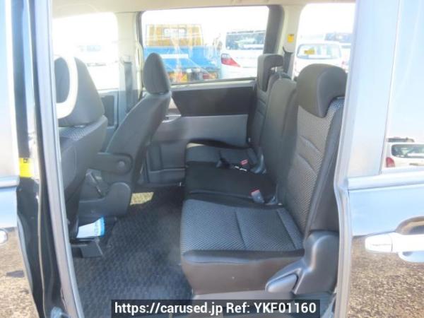 Used 2007 AT toyota noah ZRR70W Image[18]