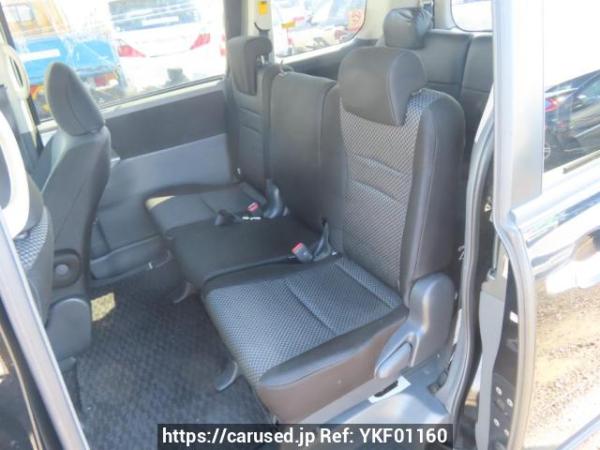 Used 2007 AT toyota noah ZRR70W Image[19]