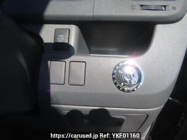 Used 2007 AT toyota noah ZRR70W Image[32]