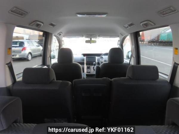 Used 2007 AT toyota noah ZRR70W Image[9]
