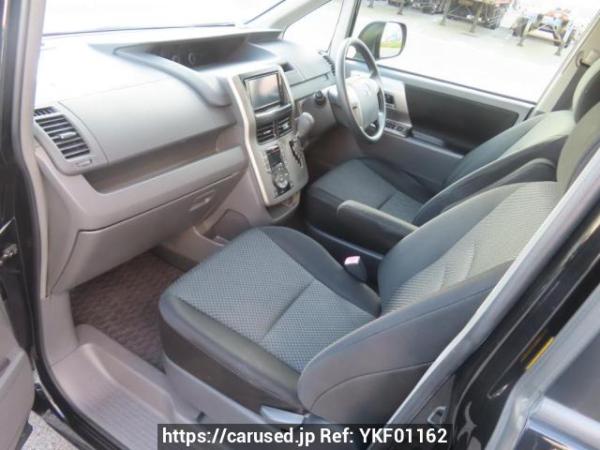 Used 2007 AT toyota noah ZRR70W Image[15]