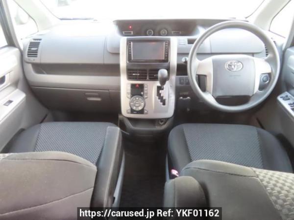 Used 2007 AT toyota noah ZRR70W Image[23]