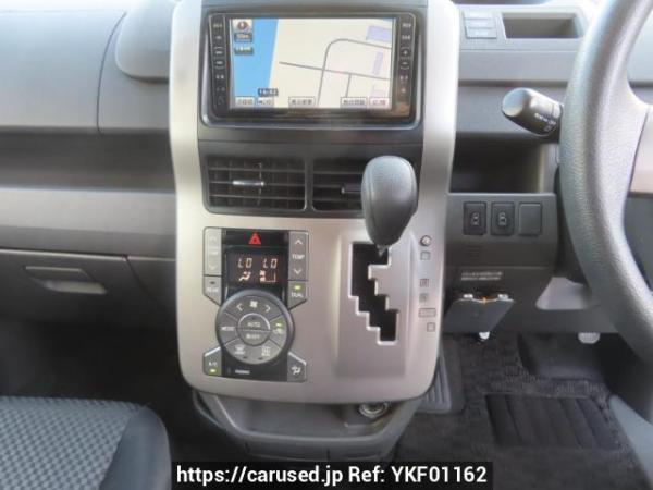 Used 2007 AT toyota noah ZRR70W Image[28]