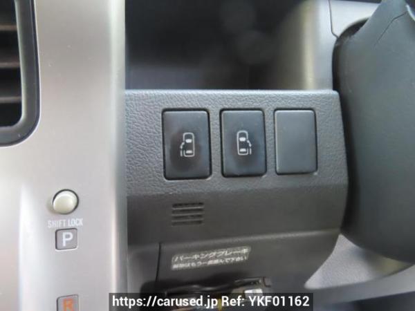 Used 2007 AT toyota noah ZRR70W Image[32]