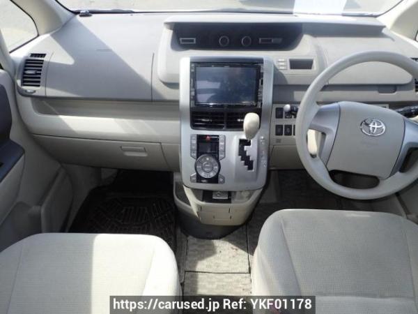 Used 2007 AT toyota noah ZRR75G Image[16]