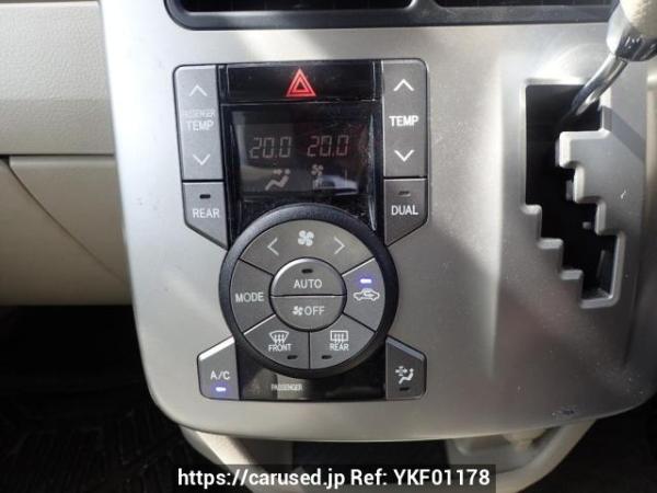 Used 2007 AT toyota noah ZRR75G Image[22]