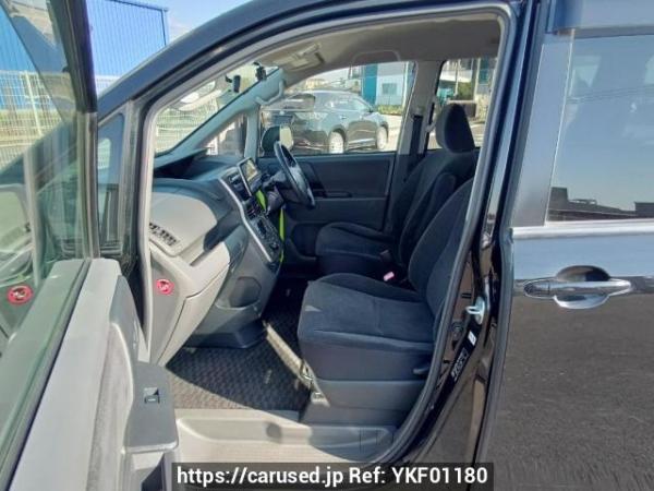 Used 2010 AT toyota noah ZRR75G Image[13]