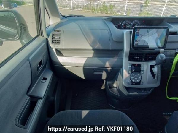 Used 2010 AT toyota noah ZRR75G Image[18]