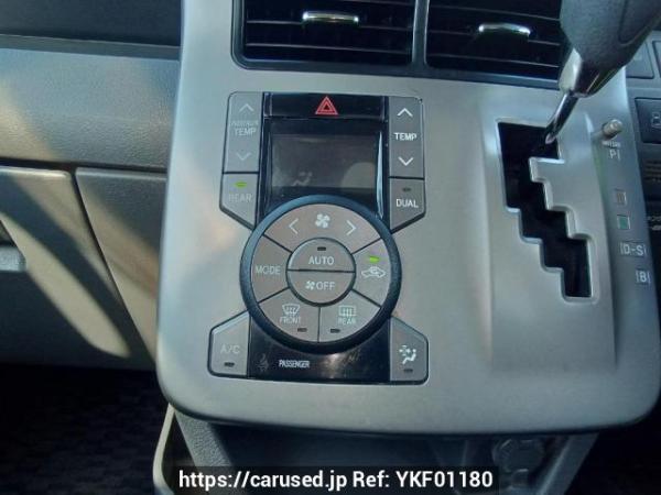 Used 2010 AT toyota noah ZRR75G Image[22]