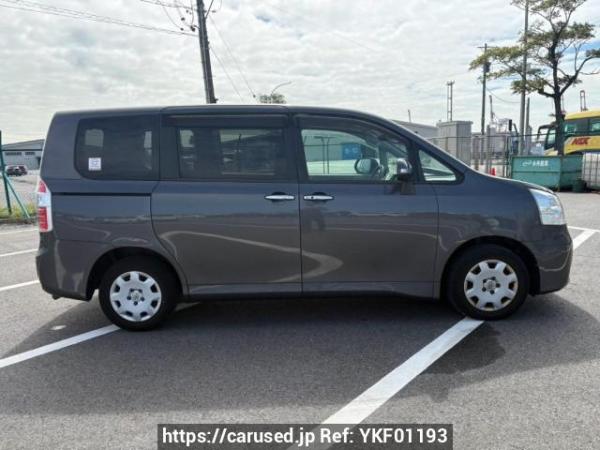 Used 2009 AT toyota noah ZRR70G Image[7]