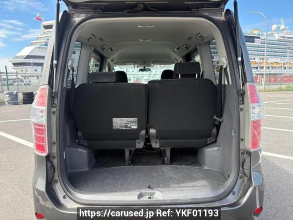 Used 2009 AT toyota noah ZRR70G Image[8]