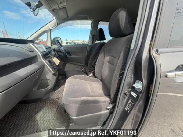Used 2009 AT toyota noah ZRR70G Image[13]