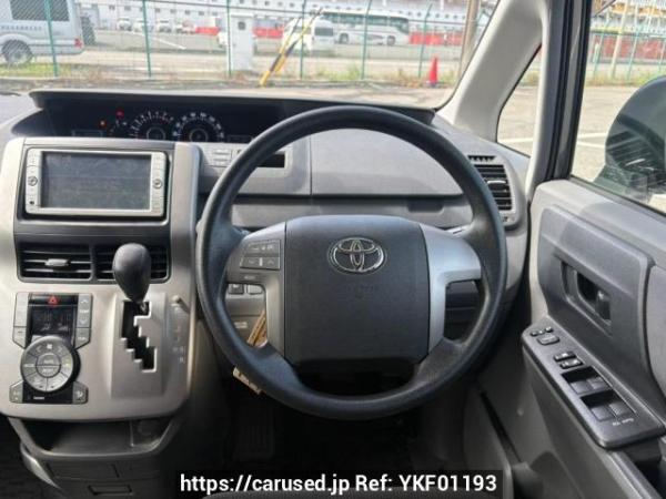 Used 2009 AT toyota noah ZRR70G Image[21]