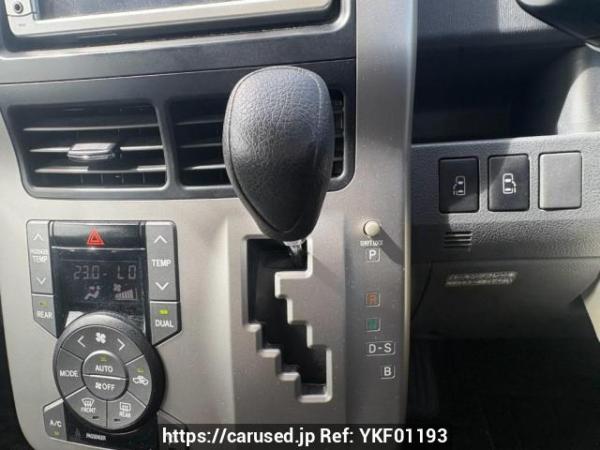 Used 2009 AT toyota noah ZRR70G Image[28]