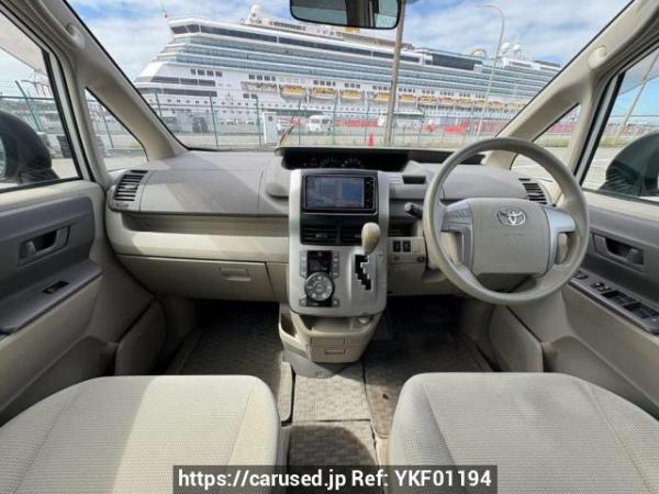 Used 2009 AT toyota noah ZRR70G Image[19]