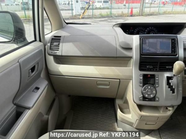 Used 2009 AT toyota noah ZRR70G Image[20]