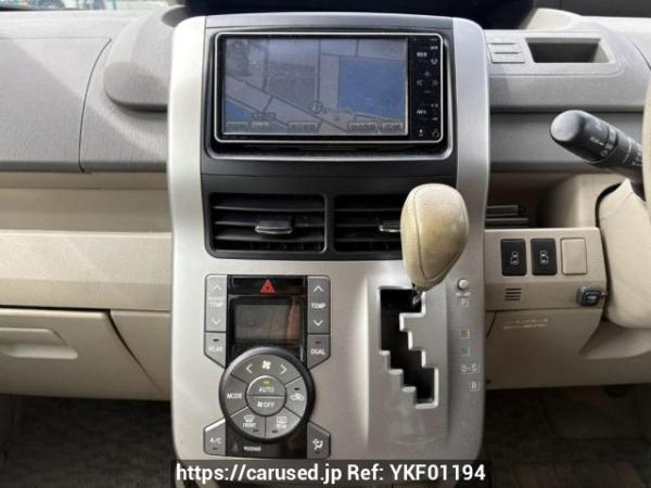 Used 2009 AT toyota noah ZRR70G Image[24]