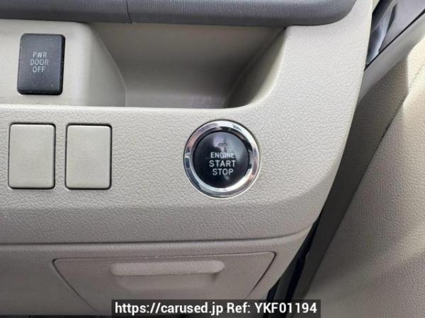 Used 2009 AT toyota noah ZRR70G Image[30]