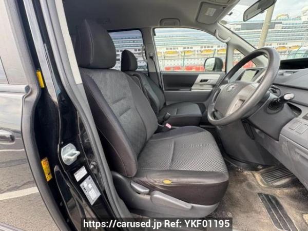 Used 2009 AT toyota noah ZRR70W Image[12]