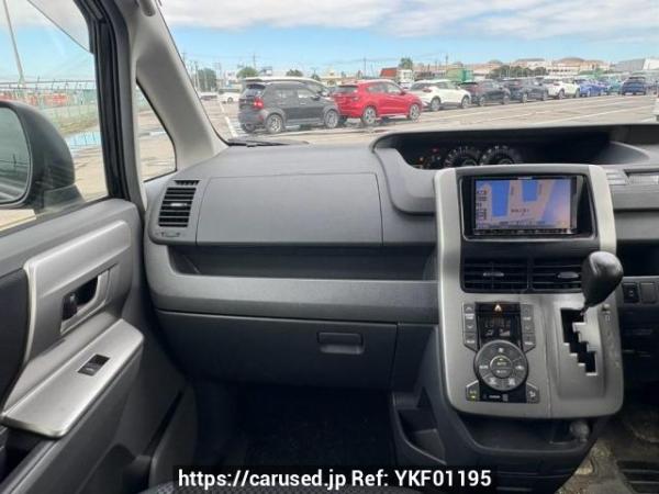 Used 2009 AT toyota noah ZRR70W Image[20]