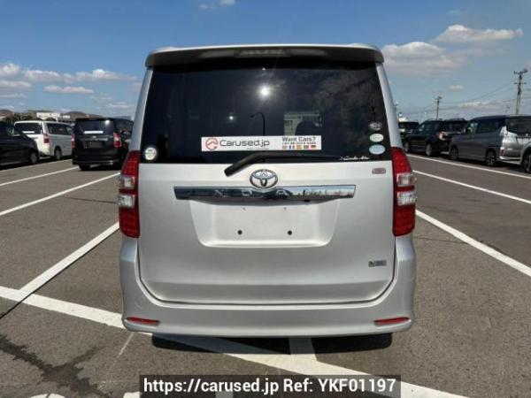 Used 2010 AT toyota noah ZRR70W Image[5]