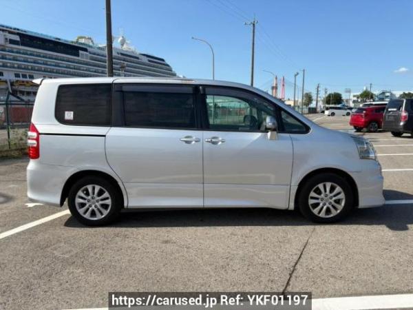 Used 2010 AT toyota noah ZRR70W Image[7]