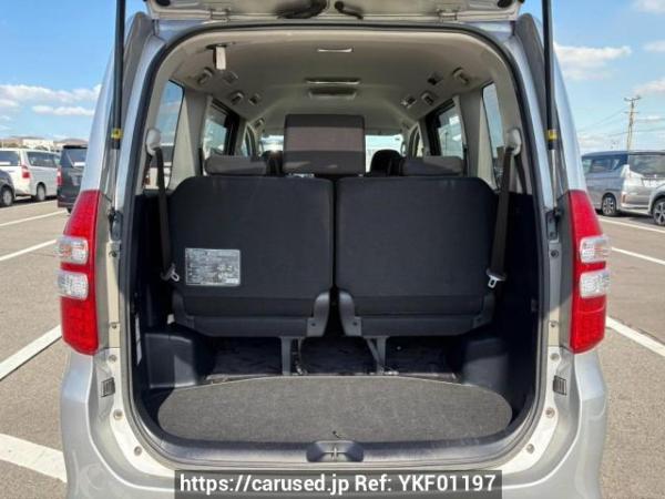 Used 2010 AT toyota noah ZRR70W Image[8]