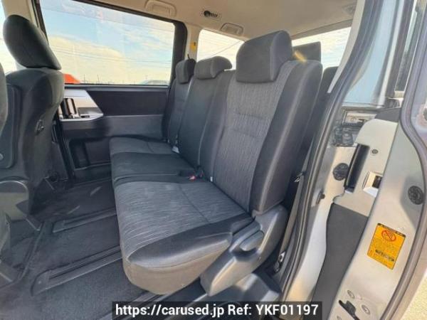 Used 2010 AT toyota noah ZRR70W Image[15]