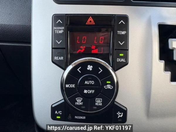 Used 2010 AT toyota noah ZRR70W Image[26]