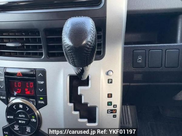 Used 2010 AT toyota noah ZRR70W Image[27]