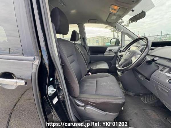 Used 2010 AT toyota voxy ZRR70W Image[12]